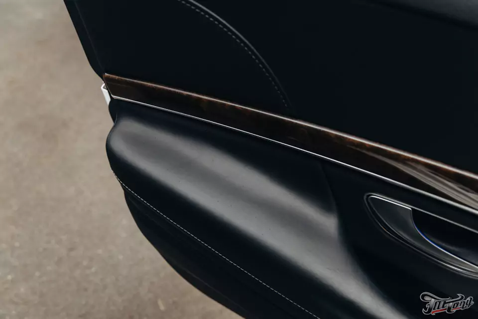 Выполнили полный антихром для Mercedes W222, произвели комплекс детейлинг-услуг и фирменный Шиномонтаж на вибростенде на стендах Hunter